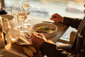 Pariisi: Romanttinen ystävänpäivän illallinen Eiffel-tornissa