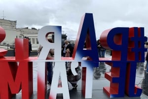 Paris: Rooftop Tour with Welcome Drink and Sparkling Toast