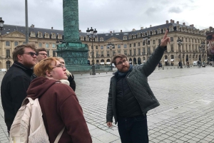 Paris : Scandals Guided Walking Tour