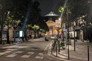 Paris : Scandals Guided Walking Tour