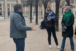 Paris : Scandals Guided Walking Tour