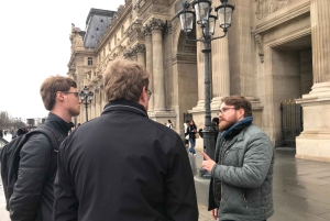 Paris : Scandals Guided Walking Tour