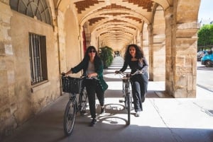 Paris: Scenic E-bike tour with optional Seine Cruise