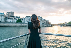 Paris : Scenic Cruise on the Seine River with Champagne