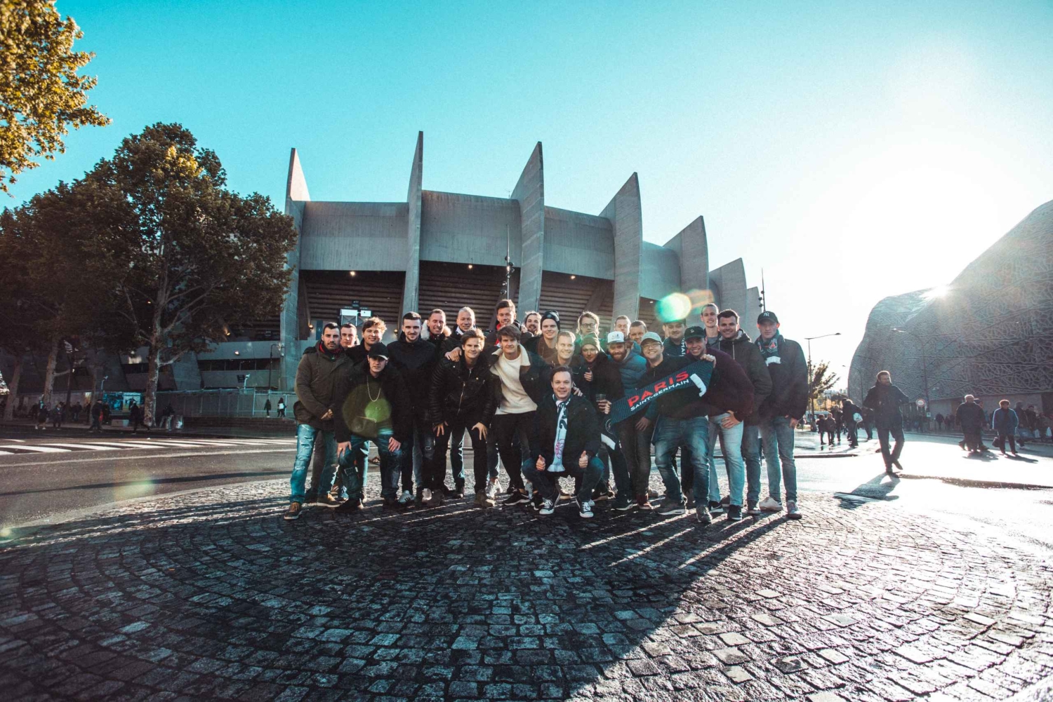 パリ：地元ファンと一緒にパリ・サンジェルマンを観戦しましょう