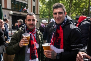 パリ：地元ファンと一緒にパリ・サンジェルマンを観戦しましょう