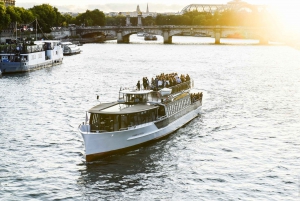 Paris: Seine Cruise and Eiffel Tower District Walking Tour