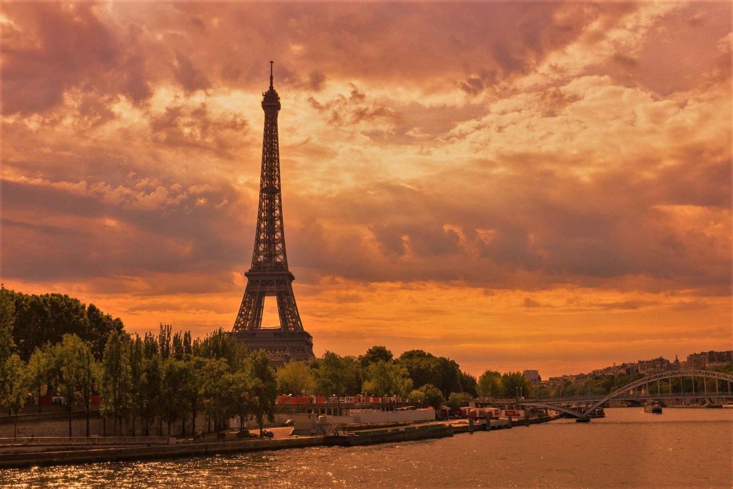 Paris: Seine Cruise & Crepe Tasting near the Eiffel Tower