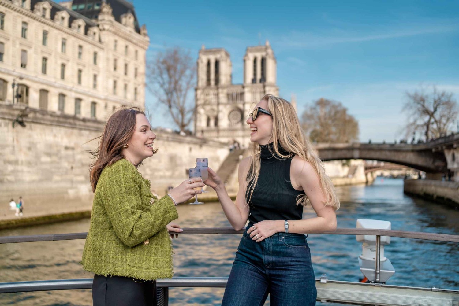 Parijs: avondcruise met champagne vanaf de Notre Dame
