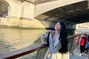 Paris: Seine Cruise with French Music Playlist & Postcard