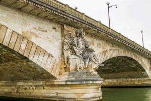 Paris: Seine Cruise with Snack/Optional Eiffel Tower Ticket