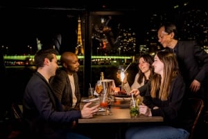 Paris: Seine River Champagne Dinner Cruise with Live Music