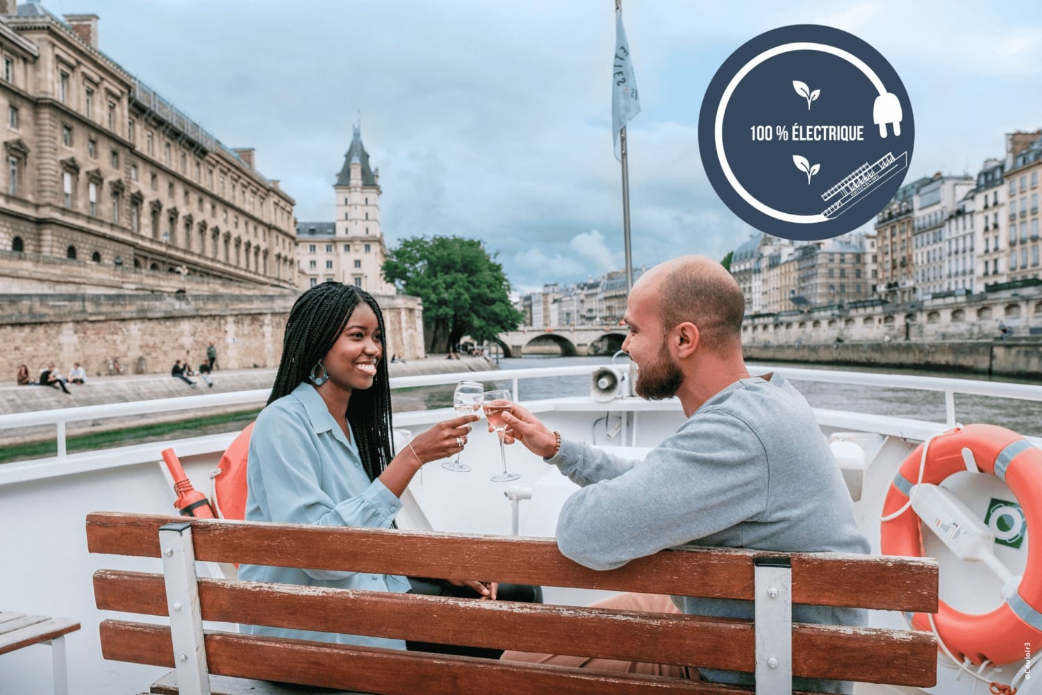 Paris: Seine River Cruise with Champagne from Eiffel Tower