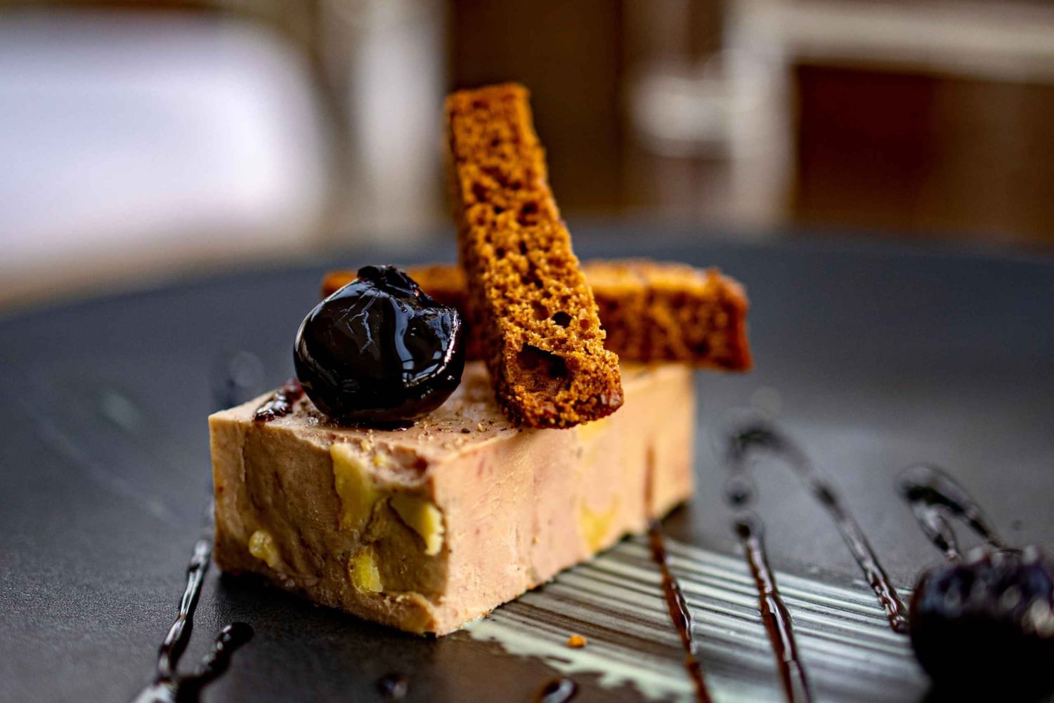 Paris: Seine River Dinner Cruise with Live Music