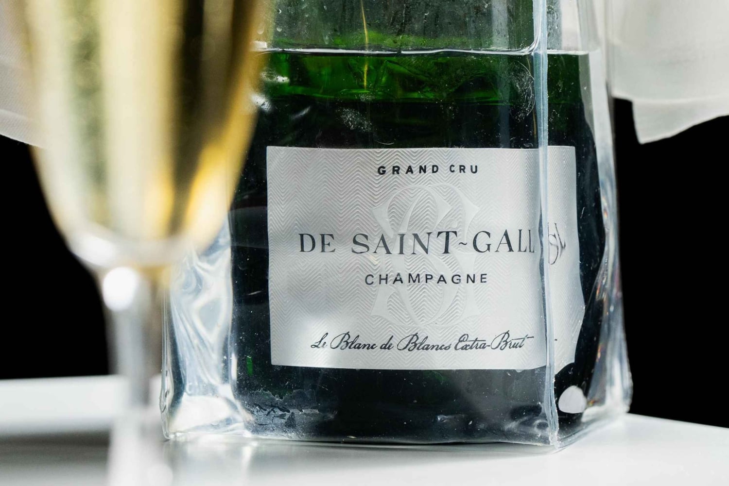 Paris: Seine River Dinner Cruise with Live Music