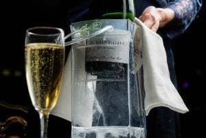 Paris: Seine River Dinner Cruise with Live Music