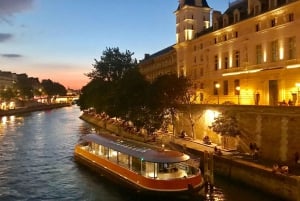 Paris: Panorama-Bootsfahrt auf der Seine ab Notre-Dame