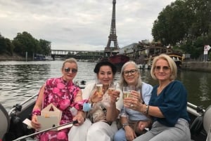 Paris: Seine River Private Cruise