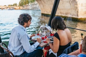 Paris : 3-Course Gourmet Dinner Cruise on Seine River