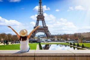 Paris: Skip-the-Line Eiffel Tower and Trocadero Gardens Tour