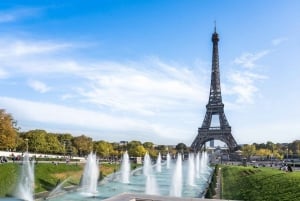 Paris: Skip-the-Line Eiffel Tower and Trocadero Gardens Tour