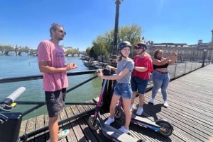 Paris - en liten grupp E-Scooter Tour i liten grupp med en lokal guide