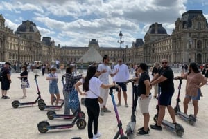 Paris - en liten grupp E-Scooter Tour i liten grupp med en lokal guide