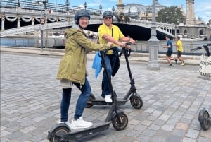 Paris - en liten grupp E-Scooter Tour i liten grupp med en lokal guide