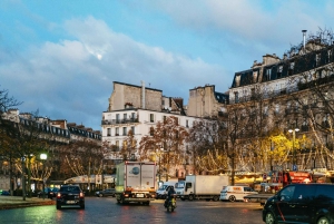 Paris: Sunrise Running and Sightseeing Group Tour