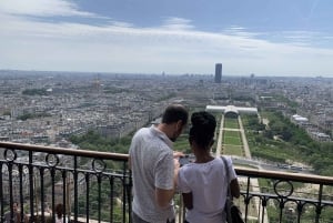 Główna atrakcja Paryża: Notre Dame, Luwr, wieża Eiffla i rejs