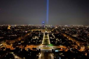 Główna atrakcja Paryża: Notre Dame, Luwr, wieża Eiffla i rejs