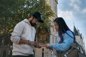 Paris: Treasure Hunt & Walking Tour 'Secret Weapon X'