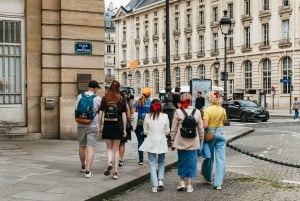 Paris: Emily in Paris Show Locations Guided Walking Tour