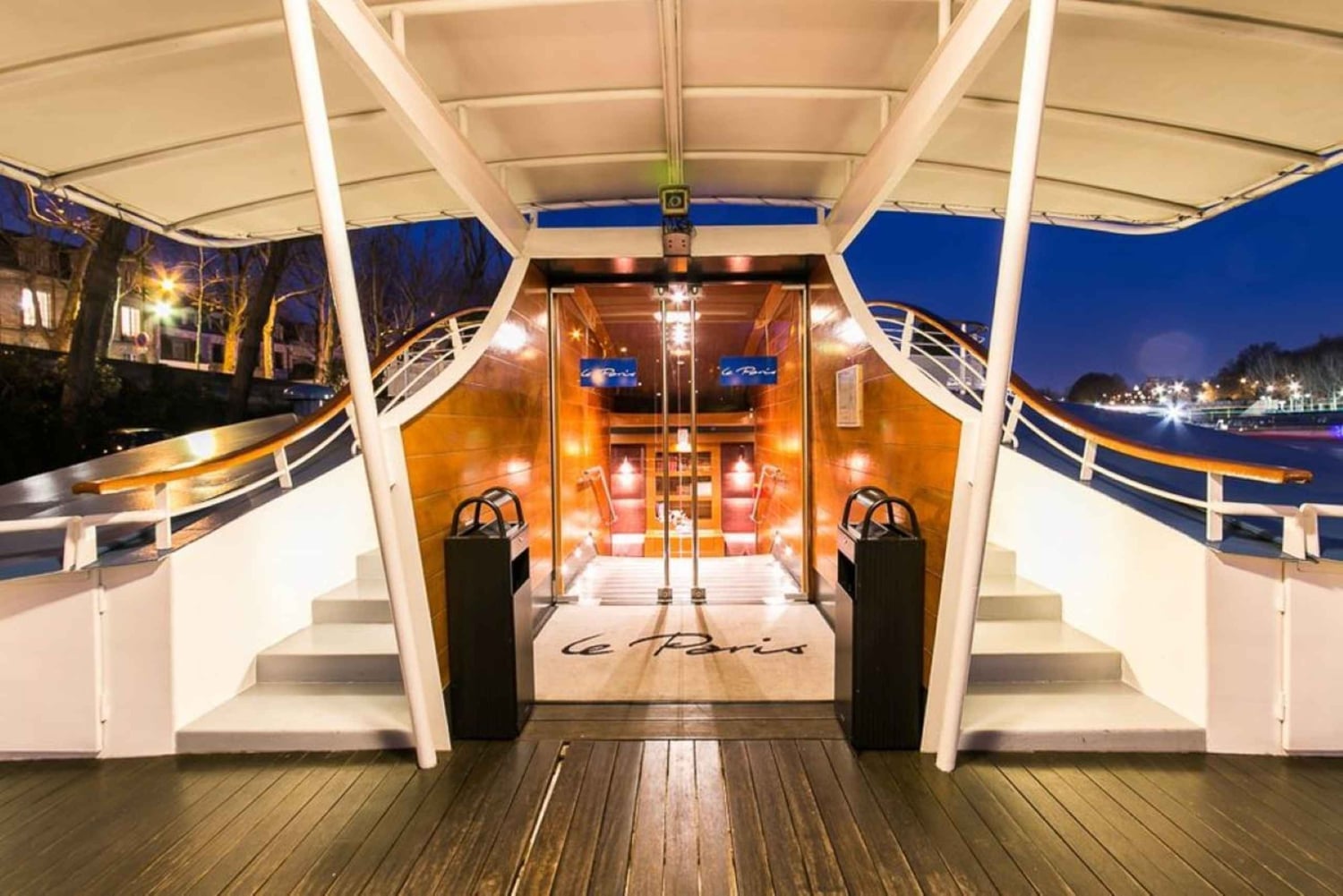 Paris: Jantar Cruzeiro do Dia dos Namorados no Rio Sena