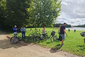 Paris: Versailles Golf Cart & Bike Tour with Palace Entry