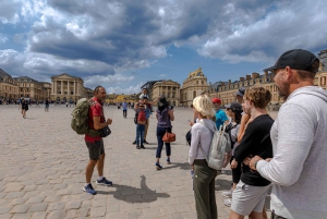 Paris: Versailles Palace and Queen Hamlet E-Bike Tour