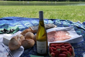 Paris: Versailles Palace and Queen Hamlet E-Bike Tour