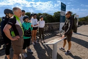 Paris: Versailles Palace and Queen Hamlet E-Bike Tour