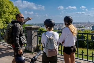 Paris: Versailles Palace and Queen Hamlet E-Bike Tour