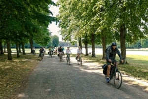 Paris : Visite du château de Versailles et du hameau de la Reine en E-Bike