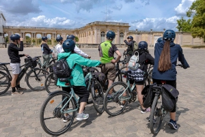 Paris : Visite du château de Versailles et du hameau de la Reine en E-Bike