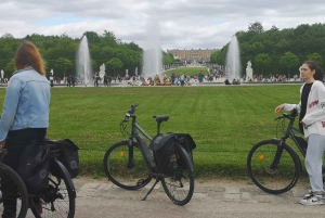 Paris : Visite du château de Versailles et du hameau de la Reine en E-Bike