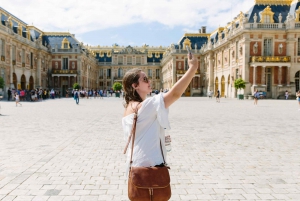 Paris: Versailles Sunset Bike Tour with Fireworks Show