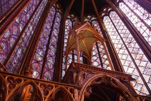 Paris: Walking Tour with Notre Dame or Ste-Chapelle Access