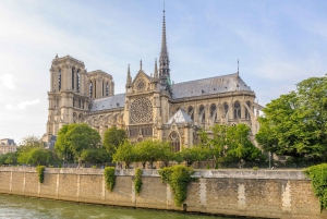 Paris: Walking Tour with Notre Dame or Ste-Chapelle Access