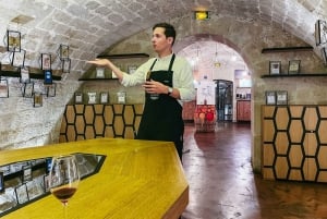 Paris: Wine Museum Guided Tour with Wine Tasting