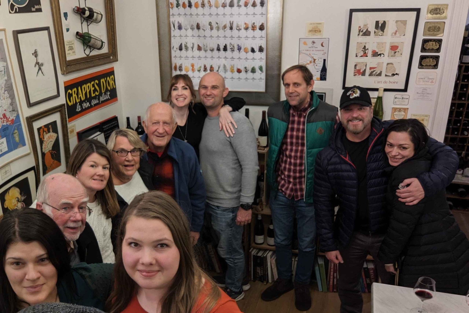 París: Cata de vinos con 6 vinos y tabla de quesos