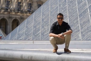 Paris: Your Own Private Photoshoot at Louvre Museum