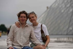 Paris: Your Own Private Photoshoot at Louvre Museum