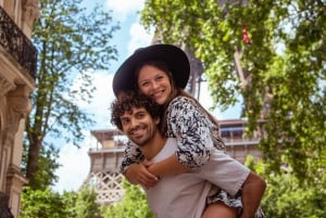 Paris: Private Photoshoot at the Eiffel Tower